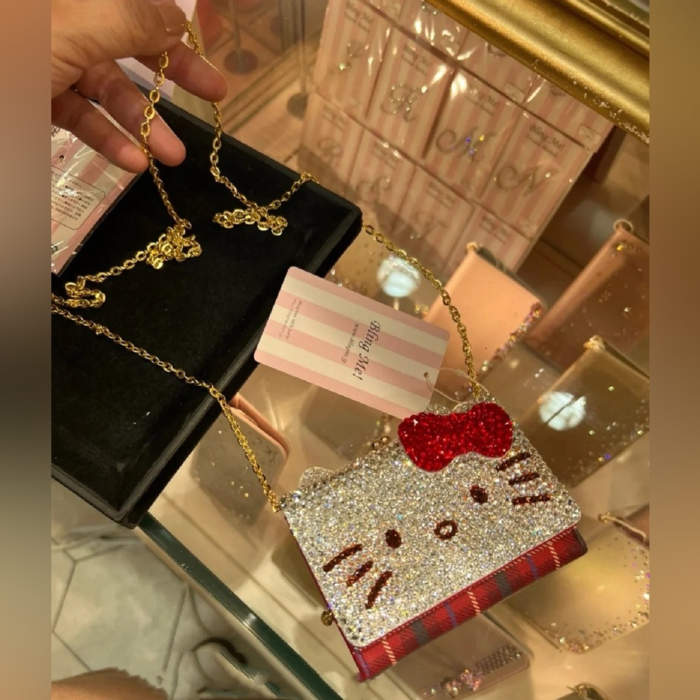 blingme hello kitty Swarovski Crystal decoration wallet with chain